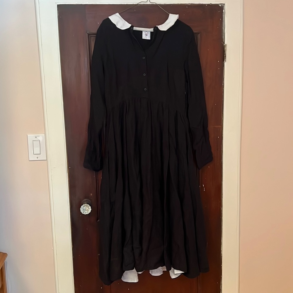 Son de Flor Classic Dress, Long Sleeves, White Collar, Black Pansy size Large
